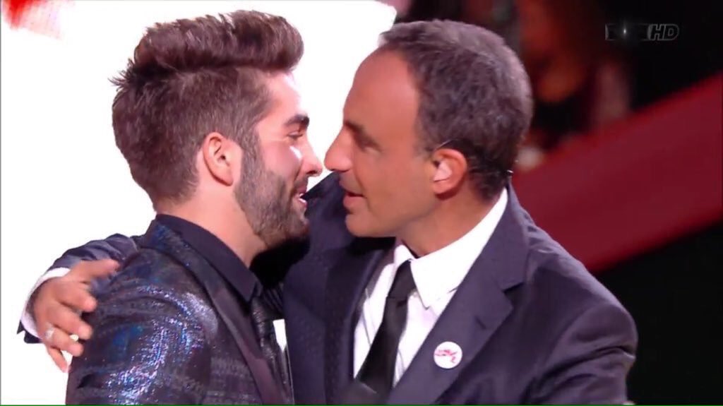 So92212's tweet photo. -je t'aime mon gitan
-moi aussi je t'aime comme un grec lol mais pas devant tout le monde stp❤️ #NMA2015 https://t.co/2F7Lgcdweb