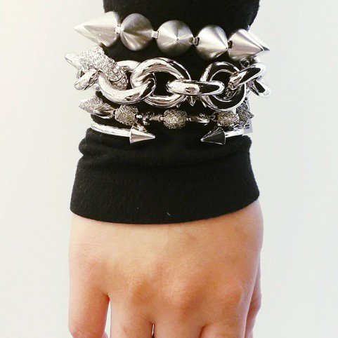 EddieBorgo's tweet image. Silver on silver for the night | 📷 @HoltsYorkdale | #EddieBorgo #CoreCollection