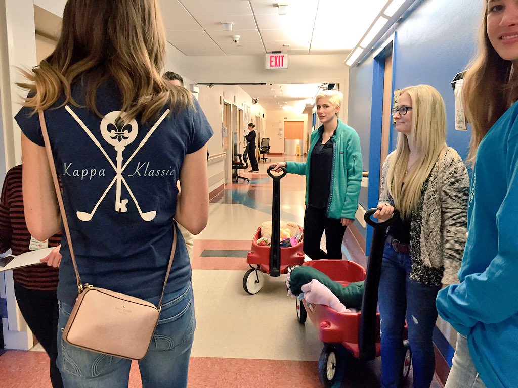 Kyle_Stepp's tweet photo. Full #FTKDay starting with delivering 50+ handmade fleece blankets to the kids at UNM Children's Hospital! #UNMisFTK https://t.co/j7vd6RBrTQ
