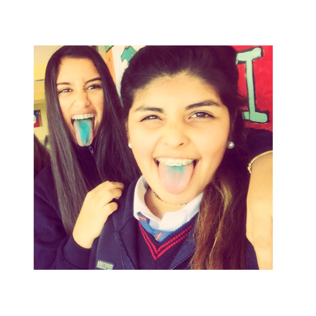 flapi_30's tweet photo. 👭💕🍭✌🏻️😁😜🙏🏼🙉😻 @Gabriela199998 https://t.co/XfW9c6SMWa