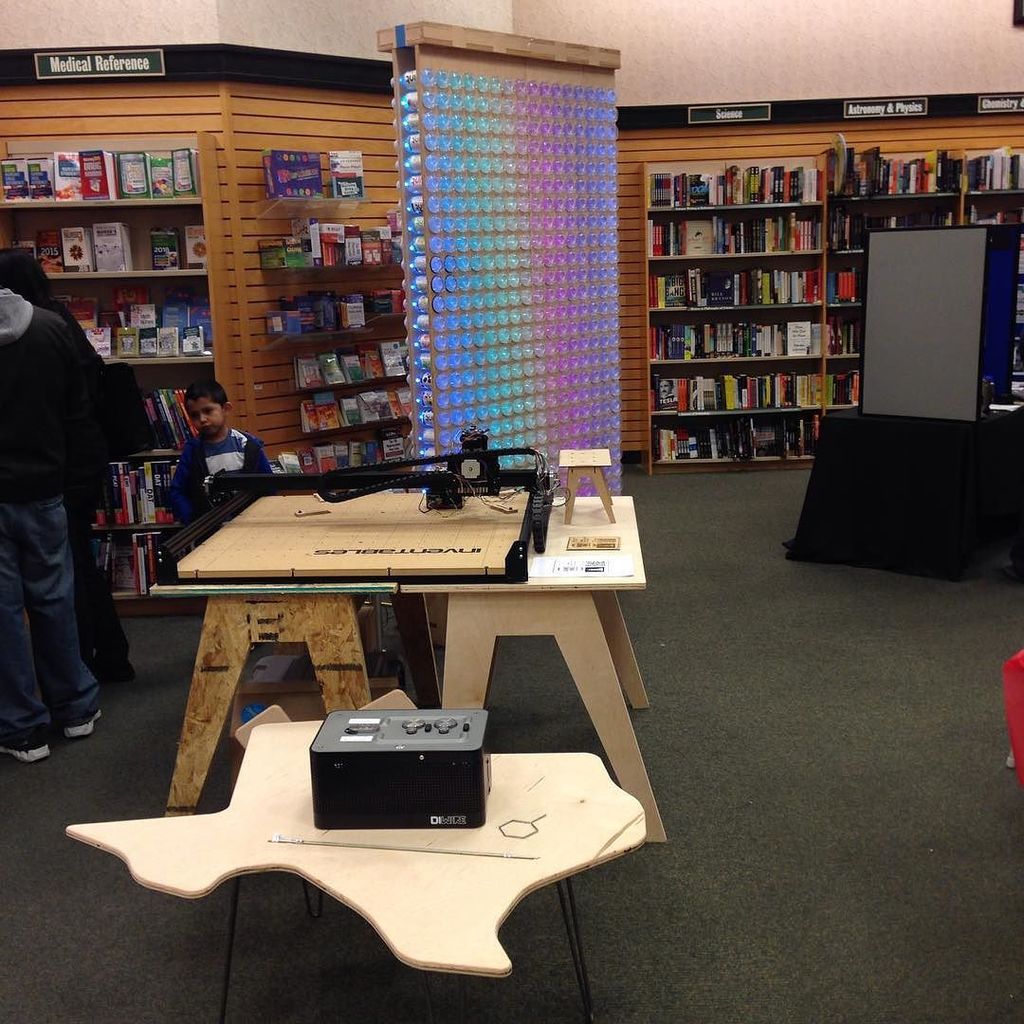 Barnes &amp; Noble mini Maker Faire 2015 #blinkdom #upstart #xcarve #diwire #texas
