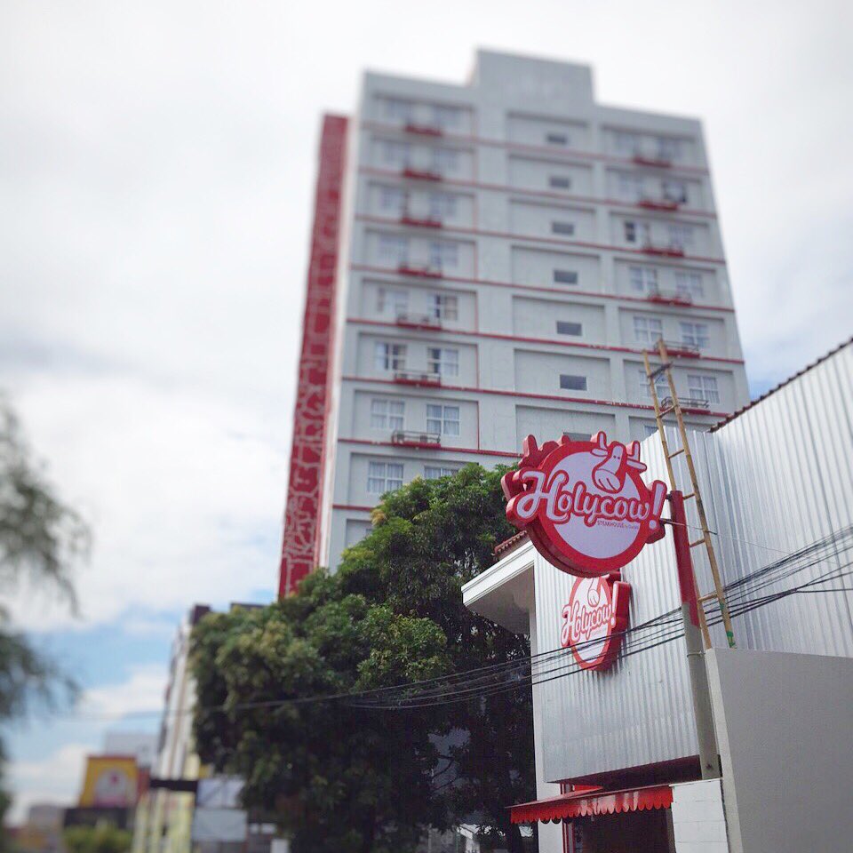steakholycow's tweet image. #CAMPMakassar masih siap sedia menampung Carnivores yg mau ngolikaw. Rekomendasi siang ini : Hokubee Sirloin 👍🏼