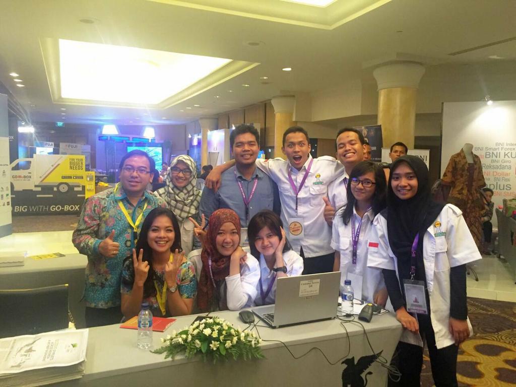 Ya, ini kita . Kita yg dr pagi sampai malam selalu ceria