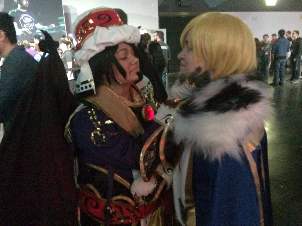 DaveKosak's tweet photo. Oh, the fan fiction is happening. #BlizzCon2015 https://t.co/qoWCil9HHW
