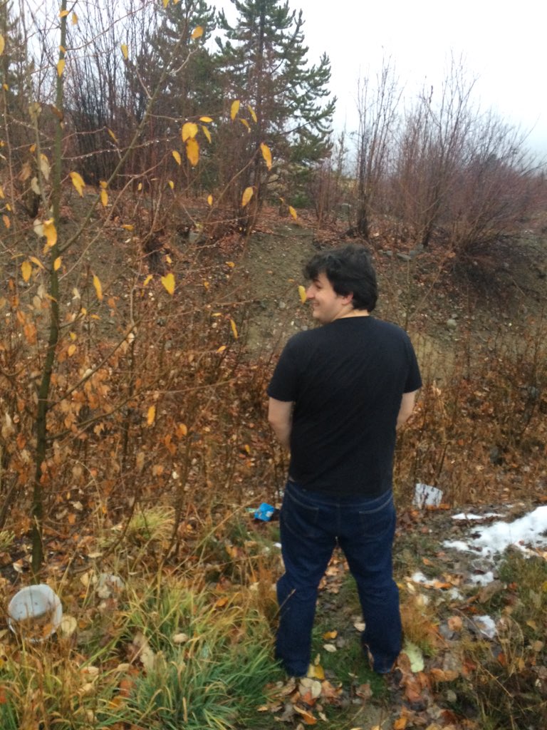 TSOTband's tweet photo. The wily JD is at it again in his natural habitat .@FlubTheDuck #HD #Phoneography https://t.co/27q6S3fpgq