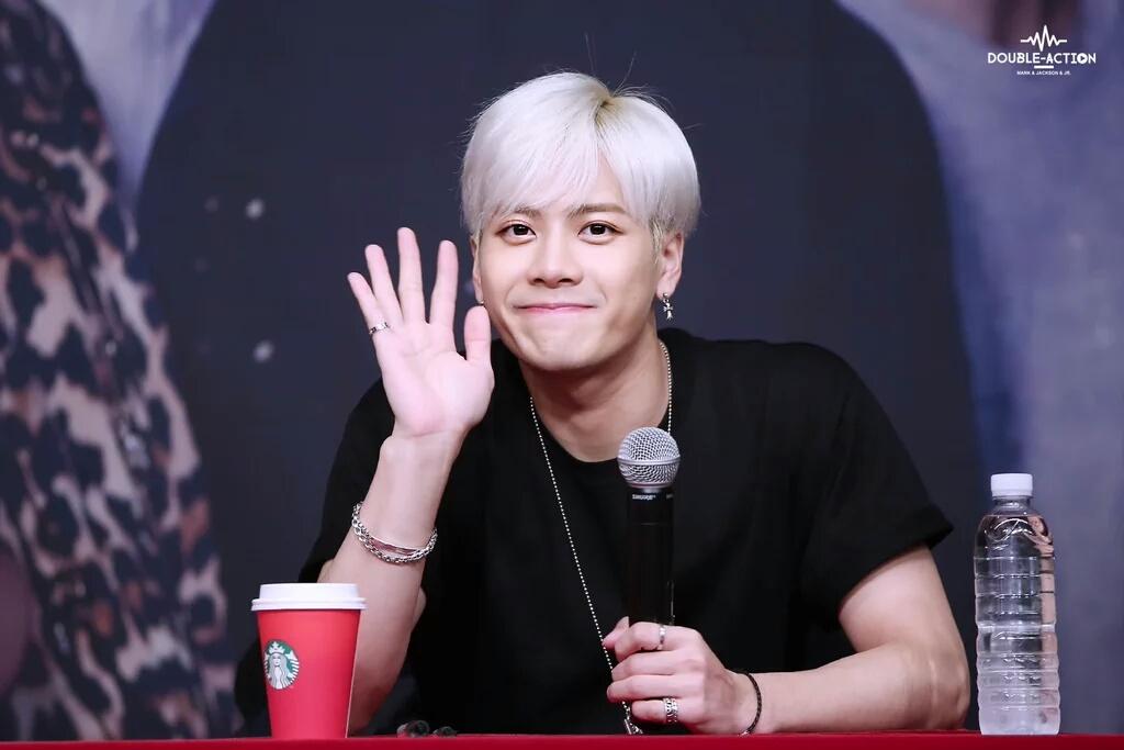 jacksonwangot7's tweet photo. hi https://t.co/UWAyu1uxRf