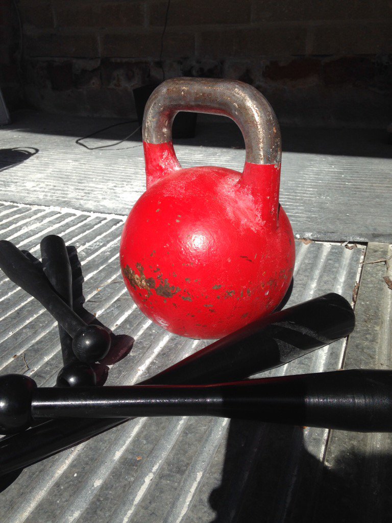 IpswichKB's tweet photo. Remember remember to lift in November. Keep warm, lift, repeat #IpswichKettlebells #longcycle #liftbetterthaniwalk https://t.co/Tgd2lqowng