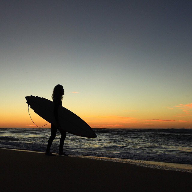 swelldotcom's tweet photo. Here's a little something for your weekend. #FirstInSurf #Quiksilver https://t.co/PevLkyPSms https://t.co/xoFHnk4IP2