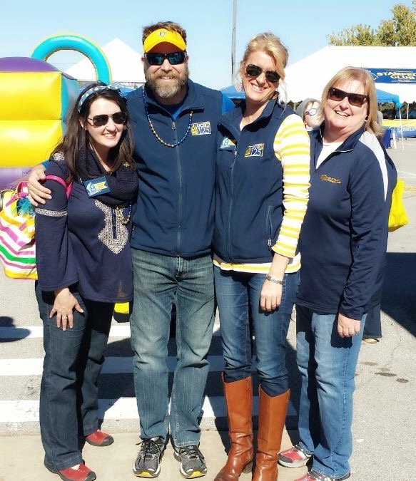 StephanieCanad1's tweet photo. UCO Homecoming! Go Cho's! Love KHS! https://t.co/1qBcujVeyD
