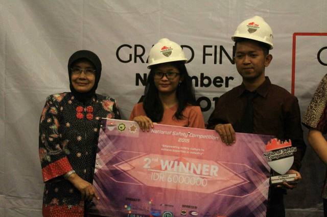 2nd Winner
1. Zulfikar Pangestu
2. Perwitasari Yekti Mumpuni
(UGM)

Selamat kepada para pemenang