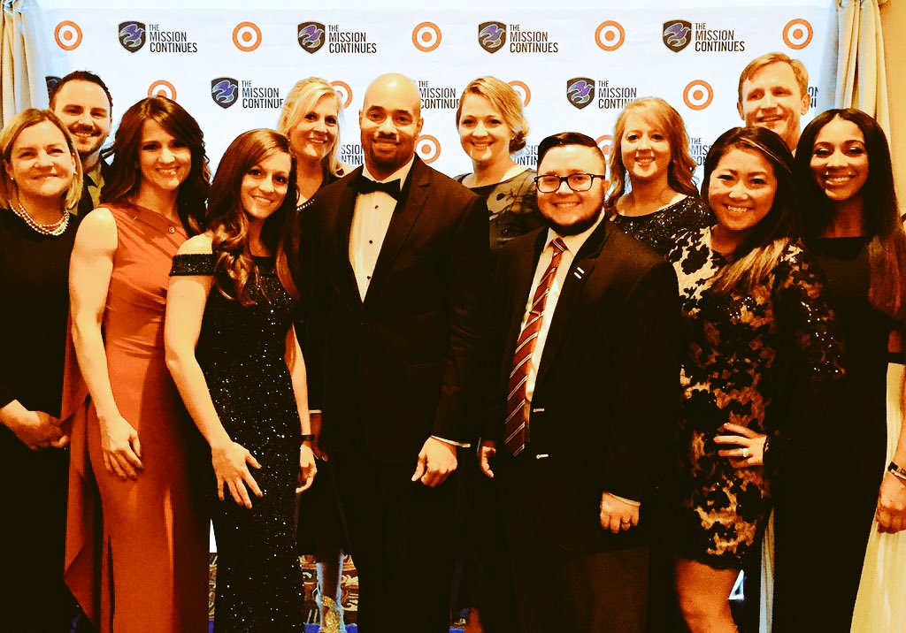LayshaWard's tweet photo. .@Target team honoring #veterans w/ @missioncontinue https://t.co/WlmkXWQtpM