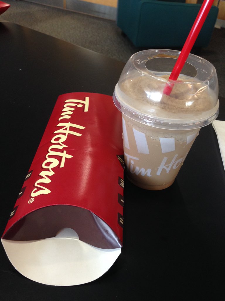 Priiya04's tweet photo. chicken wrap+ice cap
Convenience definitely influenced my food choice!
#URwhatUtwEat @UWsarahTA https://t.co/XBMFpRgXMI