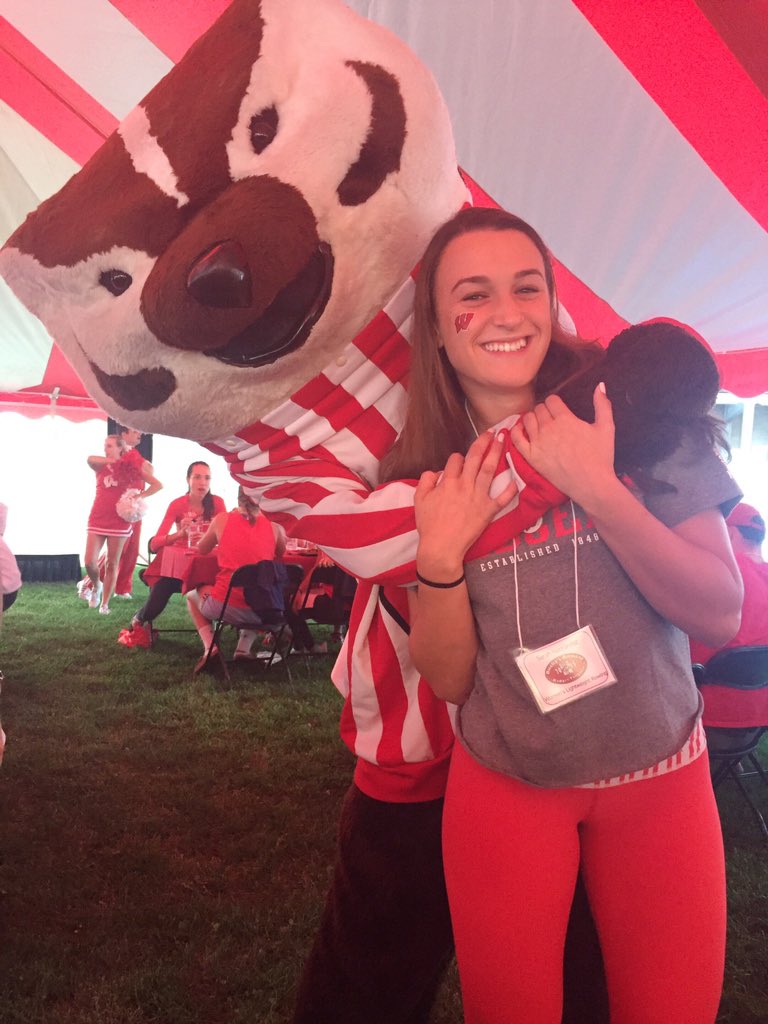 sarah_hern13's tweet photo. UNIVERSITY OF WISCONSIN CLASS OF 2020!! ❤️👐🏼 https://t.co/slD7EGkK1n