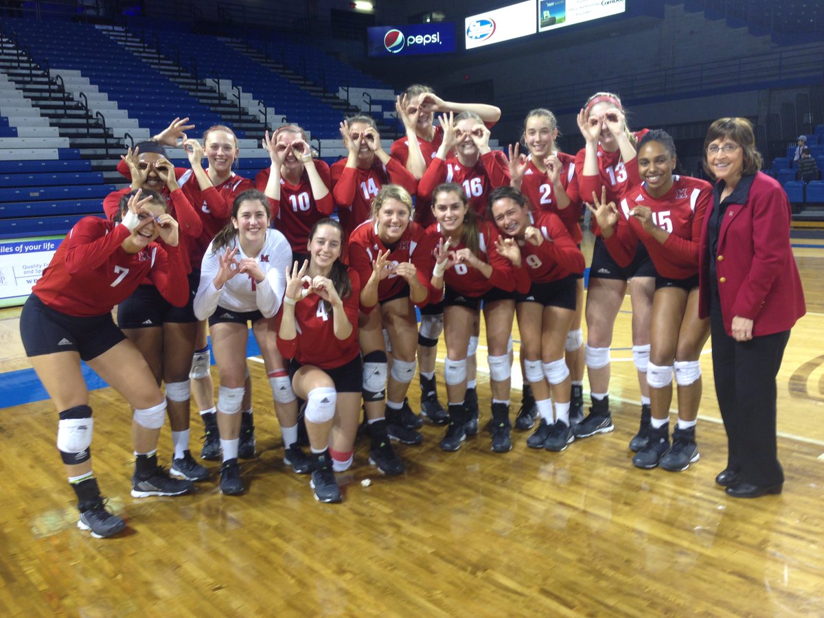 MiamiOH_VBall's tweet photo. The @MiamiOH_VBall team knows how many MAC wins Coach Carolyn Condit has! #MAC300 https://t.co/01a9VqvlWU