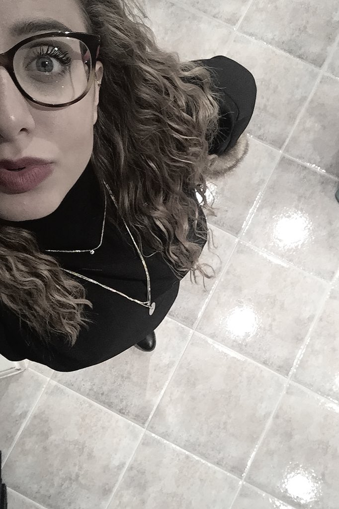s_sister's tweet photo. Non facevo così tardi da secoli! #stanchità #vecchiezza #20anni #acciacchi https://t.co/2KN56HwDzW