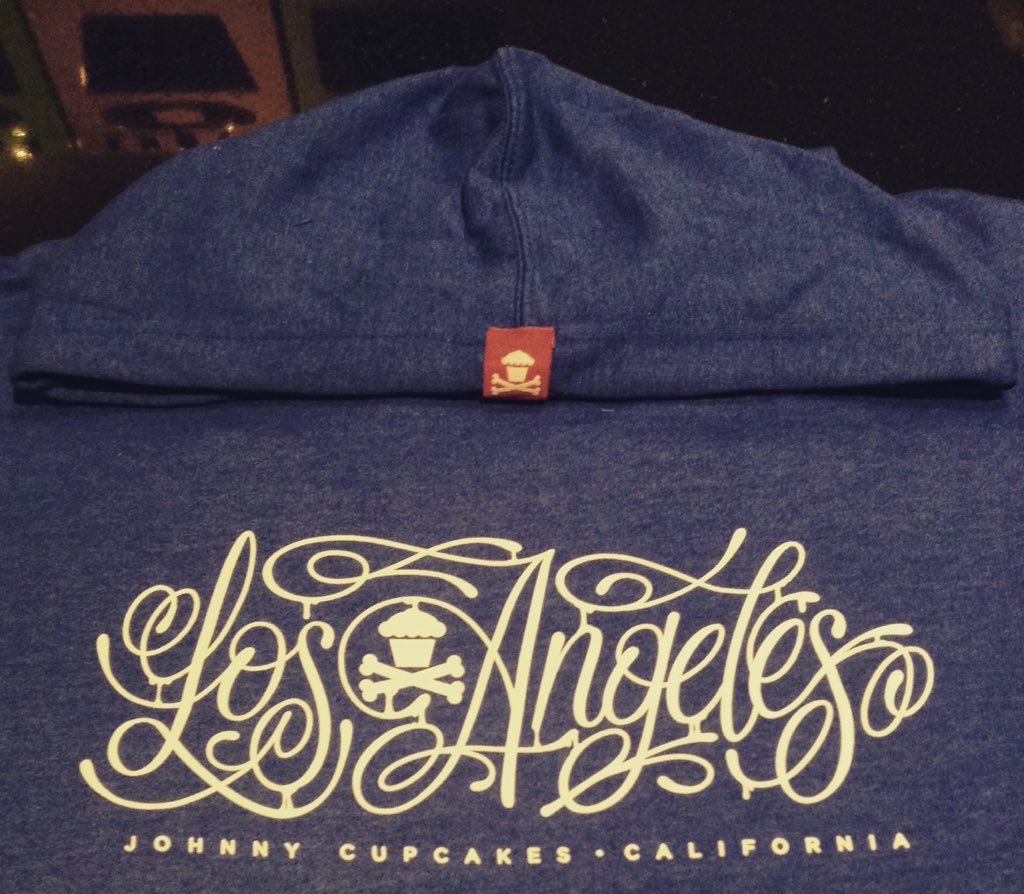 JHNYCPKS_LA's tweet photo. Now available in hoody
LA Drip Script/ $49 #LAExclusive #johnnycupcakesLA #FreshlyBaked #JCLA https://t.co/fe7dx9vXr8
