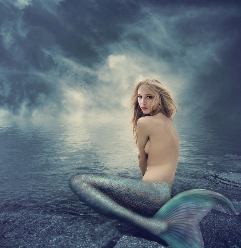 Amazing fan art of Chloe Moretz as Ariel in 'The Little Mermaid' ...