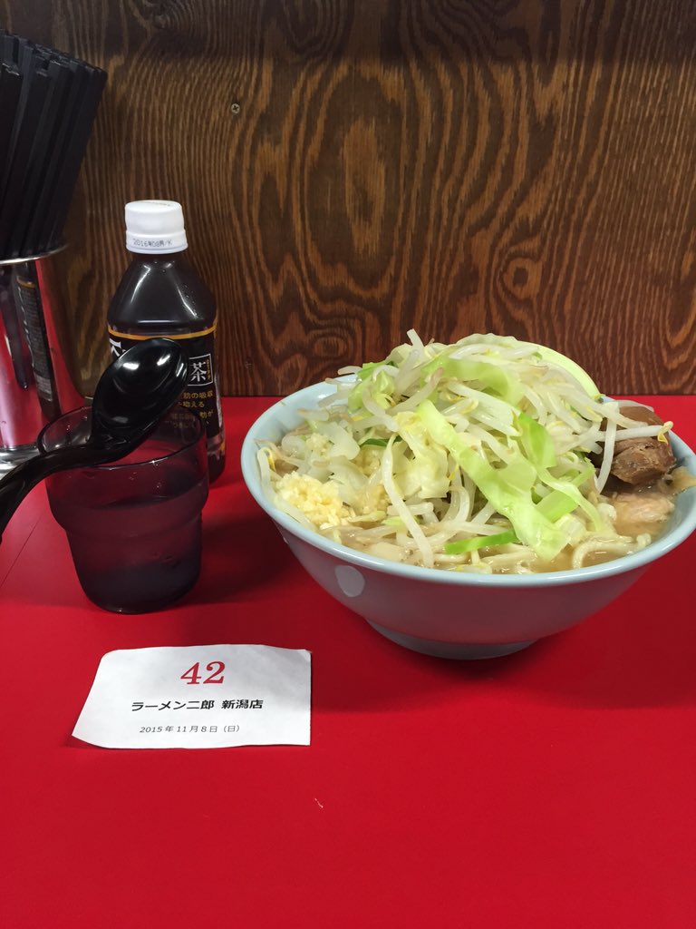 Tweet ジロリアンの本気 ラーメン二郎新潟店open 深夜4時に100人の