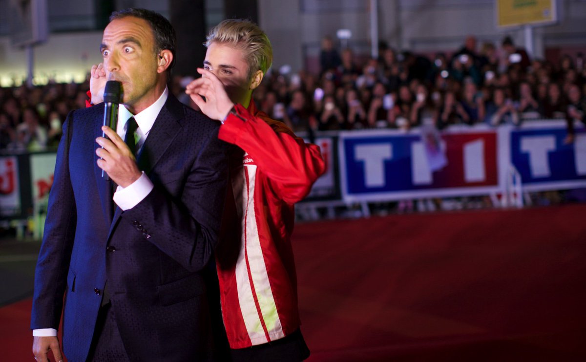 nikosaliagas's tweet image. En mode garnement sur le tapis rouge @justinbieber #nma @tf1