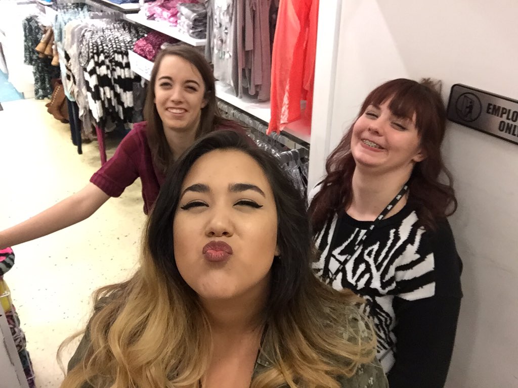 SASSYforDAYSSS's tweet photo. We are 🔥🔥🔥 https://t.co/3Es7fhY49c