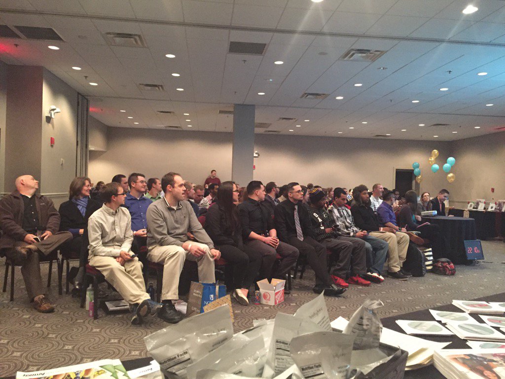 MelB0916's tweet photo. #we'retight here at #HelzerTeamMeeting!! Packed room of IBO's ready to learn!!@larry_winters https://t.co/Lgcfzoem1G