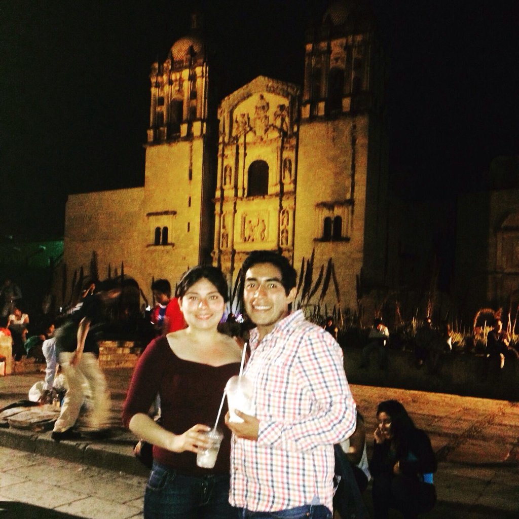 SusanPoGa's tweet photo. Disfrutando de Oaxaca... 👣👣❤⛪ https://t.co/mhE4bdPe89