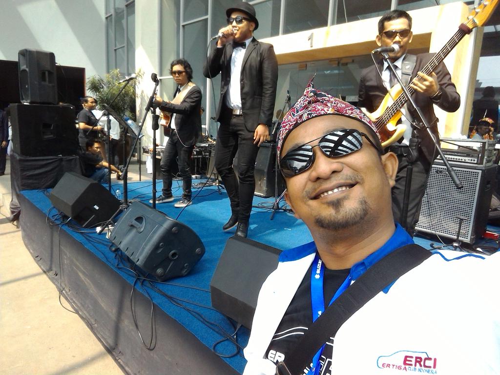 #pestaertiga <a href="/SuzukiIndonesia/">Official Suzuki Indonesia</a> <a href="/Keluarga_Ertiga/">Keluarga Ertiga</a> <a href="/ertiga_ID/">Ertiga Club Indonesia</a> menikmati hiburan musik at pesta ertiga sentul. Wakwaw