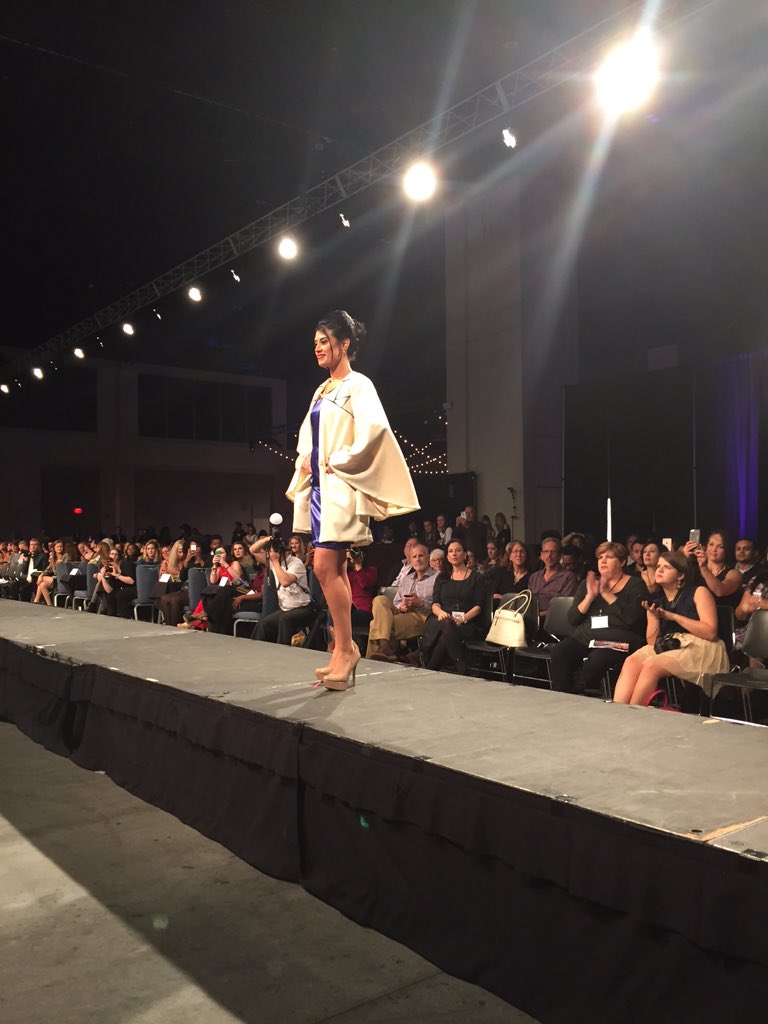 AngelOakCreate's tweet photo. The white represents hope. @PLMFT @coutureforcause #CFAC2015 https://t.co/qucolwTYwb