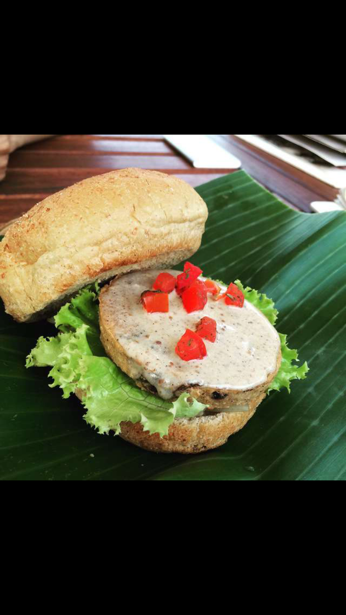 nomnom_healthy's tweet photo. Veggie Burgers https://t.co/EpsI0Zg5TQ https://t.co/UQfoxQcbky