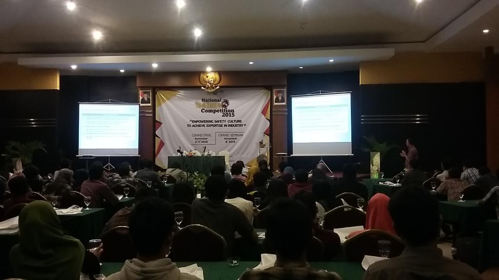 Sedang berlangsung seminar sesi 1 yang diisi oleh Bapak Hanggara Patrianta dari Pupuk Indonesia