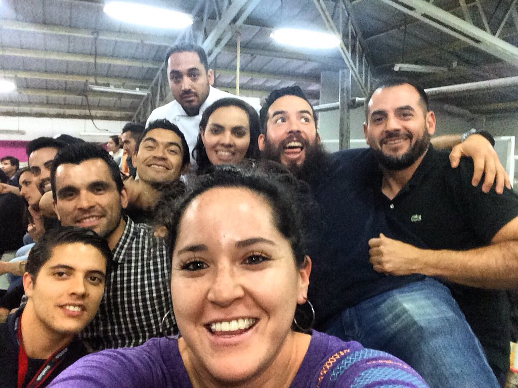 CrossFV3's tweet photo. Nuestros atletas LumberJacks ya conociendo el WOD de mañana en la Villa Olímpica. ¡Listos para la #CCF360! https://t.co/lcUBl9kvOr