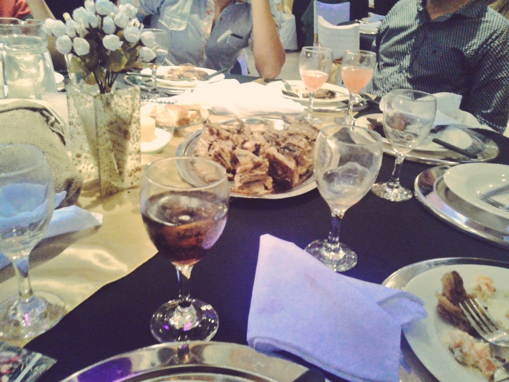Lapibaesadealla's tweet photo. Aca en la mesa 4 de la #SereFest amigos miosโกโ
#fiesta #15 #todopiola https://t.co/YcmqTEYajA