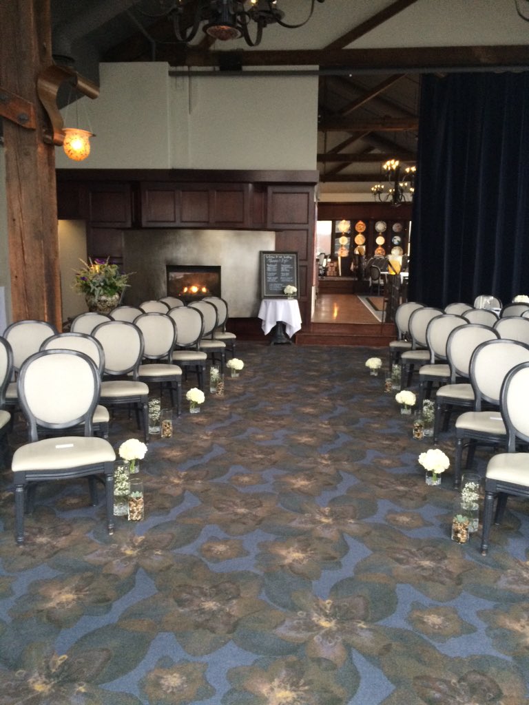 DivaJessika's tweet photo. Amazing wedding!!  #togetherfordever15 https://t.co/CHV09wXx9R