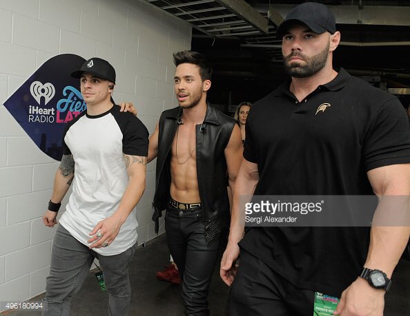 dayesizaldivar's tweet photo. Damnn Boy😈 https://t.co/jHis5iznE7