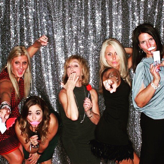 kariannmiller's tweet photo. Coming to store near you #albumcover @andreawpeck @kwegenterprises @LottiMc @NowakMeg  #weddingcrashers https://t.co/lu0fSLanRG