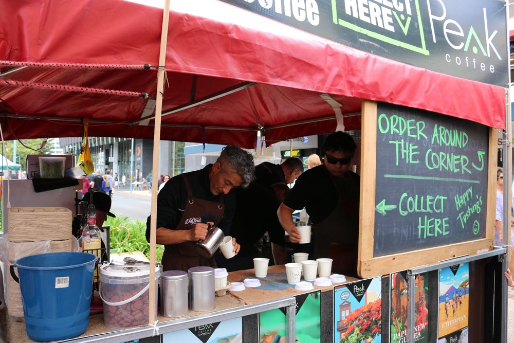 kimhonan's tweet photo. Ginger beer, macadamias, @HoneycombValley and @PeakCoffee1 at #tastingsonhastings #TOH2015 in #portmacquarie today. https://t.co/UrnDJgHxMo