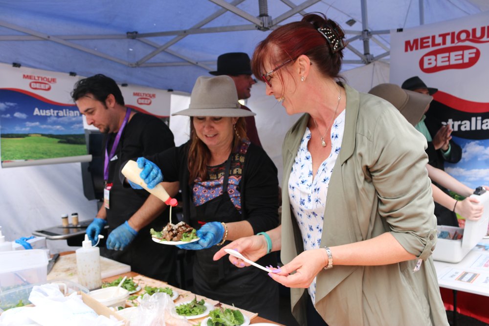 kimhonan's tweet photo. Tomatoes, @TheNakedFarmers, @neciderco and Meltique Beef #tastingsonhastings #TOH2015 #portmacquarie #locavore https://t.co/4qpJdk7QGw