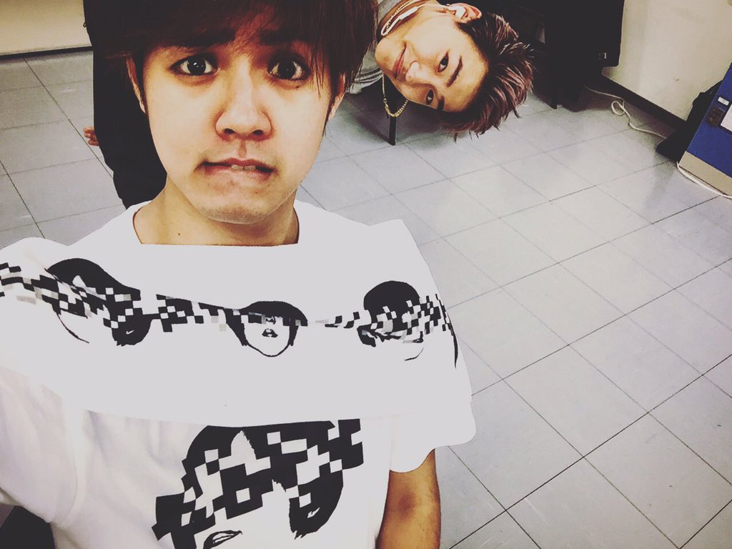 generationsfext's tweet photo. 本日バズリズムライブに出演させて頂きます！

会場はかなり盛り上がってます。
ワクワク。。

メンバーが選曲したAWAのプレイリストはこちら^ ^→ https://t.co/bsINsUZ4Ls

RYOTA https://t.co/S3Ae3ISact