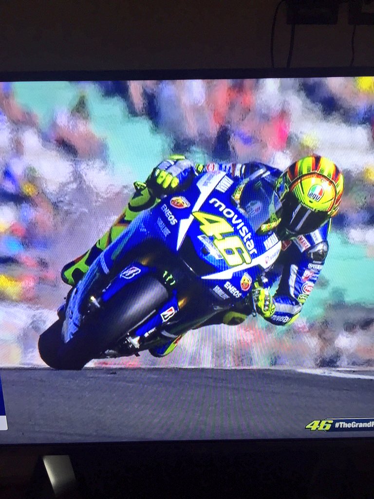DarioPacini's tweet photo. @ValeYellow46 #iocicredo #iostoconVale #ValenciaGP #SkySports #solopernumeriuno #deca https://t.co/pp1uPMEw5I