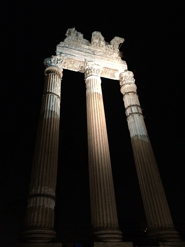 A seguire ieri visita notturna al Foro di Cesare 😍 grazie a <a href="/museiincomune/">Musei in Comune Roma</a> per questa esclusiva serata!
