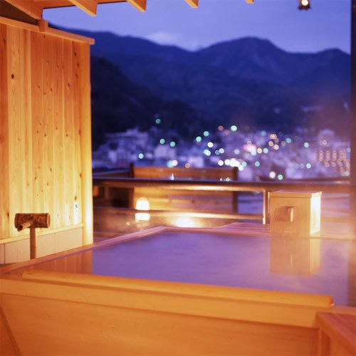 merryphh74's tweet photo. 下呂温泉　湯あそびの宿　下呂観光ホテル本館
街絶景ランキング1位の夜景が楽しめる宿。野趣あふれる露天風呂と日本三名泉と謳われる泉質もが自慢。
https://t.co/6fgXHkstex https://t.co/XUe230Zr2h