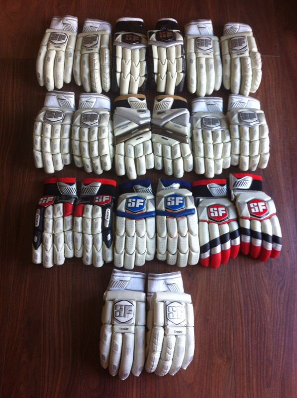 SQSports's tweet photo. Sunday #Giveway. Retweet / Follow us to win a pair of Cricket Batting Gloves. #competition Winner announced at 8pm! https://t.co/aqyIyA4nMT