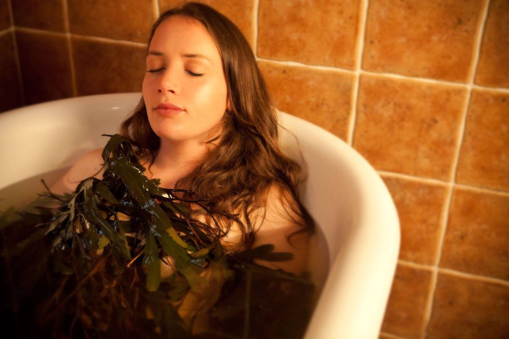 Next option is a visit to <a href="/VoyaBaths/">Voya Seaweed Baths</a>, locally harvested seaweed from the Atlantic, in a lovely hot bath #SurfSummit