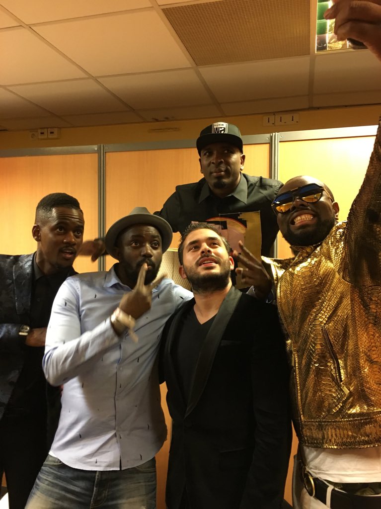 sexiondassaut's tweet photo. Déçus mais pas abattus en attendant  #ongardelesourire et #onviselesoleil ! Rendez-vous en 2016 #NMA #TeamWatiB 🙌 https://t.co/y5aToBcxGg