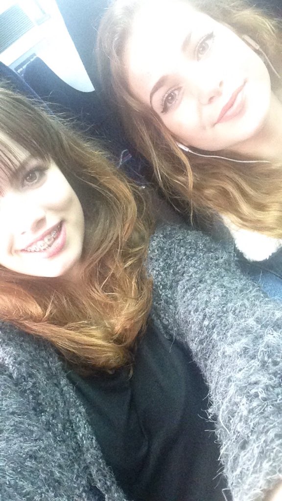 MelissaJBrandon's tweet photo. #R1TeenAwards here we come!!!! https://t.co/jmGwg9WuQz