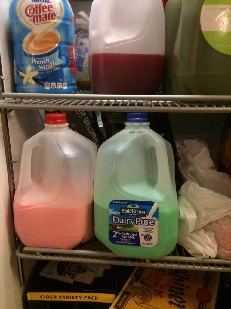 TheMilesLuna's tweet photo. WHY IS THIS IN THE FRIDGE???
@AH_Michael @GavinFree @jack_p #RTExtraLife https://t.co/Ngy9V9HlCO