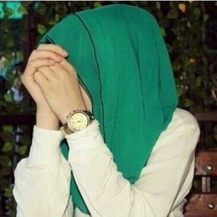 هُنـآاك أنآاس تلتـَـــَقِيهم عــَن طريق الصدفة،،
ليصبحوا بتلـكــَ الصــدفة أعـز الـناس إلى قــلبكك
صباح الورد ياطيب