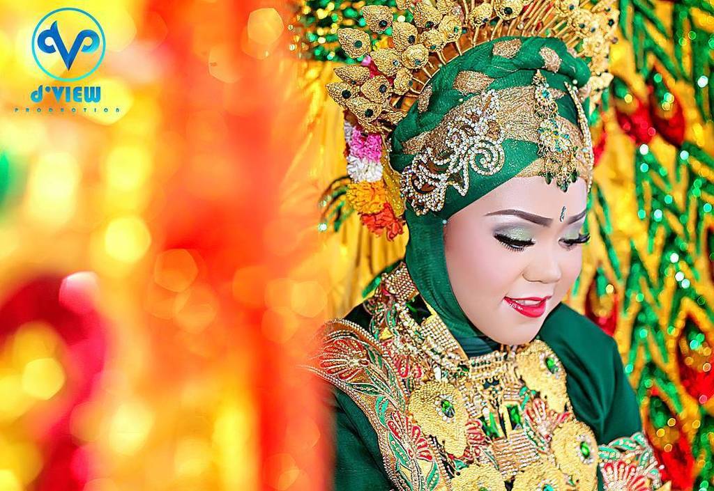 Akkalabineng's tweet photo. #DVIEWPRODUCTION #dVp #wedding #weddingday #bajuadat #adatbugis #mappacci #makeup #like4like #instamakassar #makass… https://t.co/RJZTtte0Xi