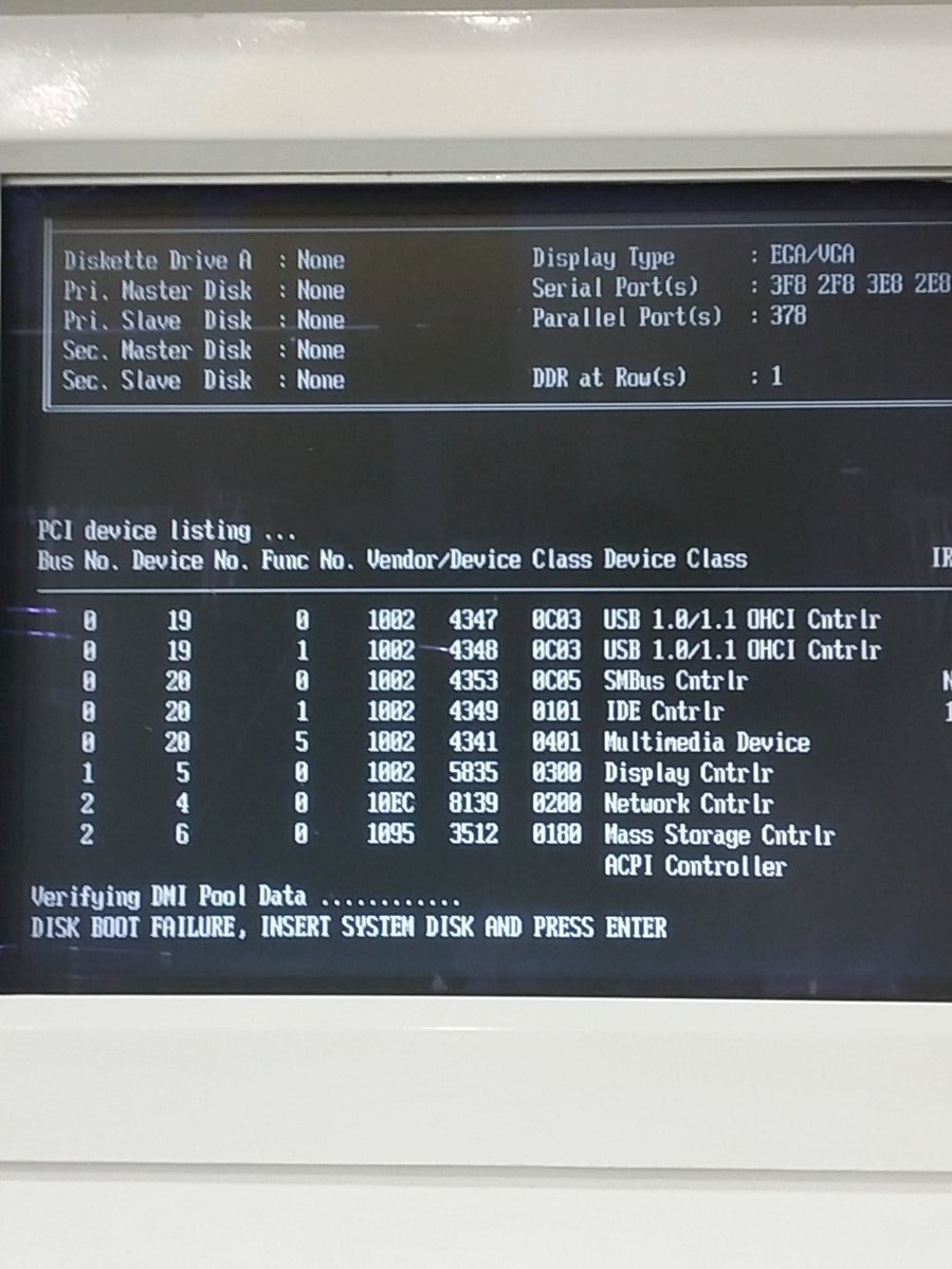 ubermiamijoel's tweet image. Gotta love the #diskbootfailure error at a #gaspump screen