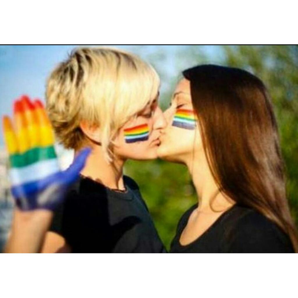 Rlits1's tweet photo. 🌈👭🌈 https://t.co/MJKgMx7QpL